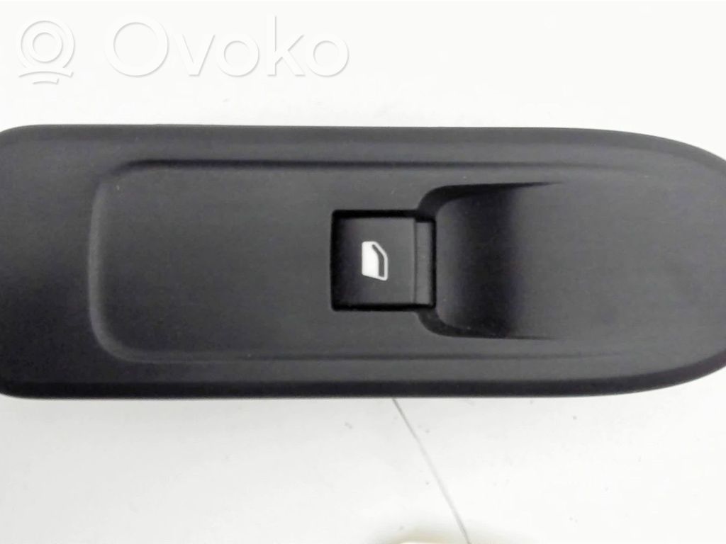 Electric window control switch   00006490CH
