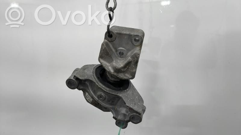 Engine mount bracket   55221394