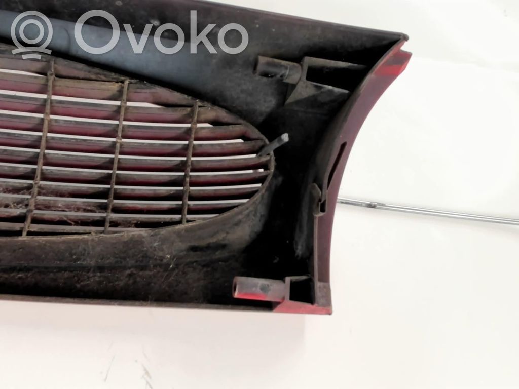 Front grill   1021902