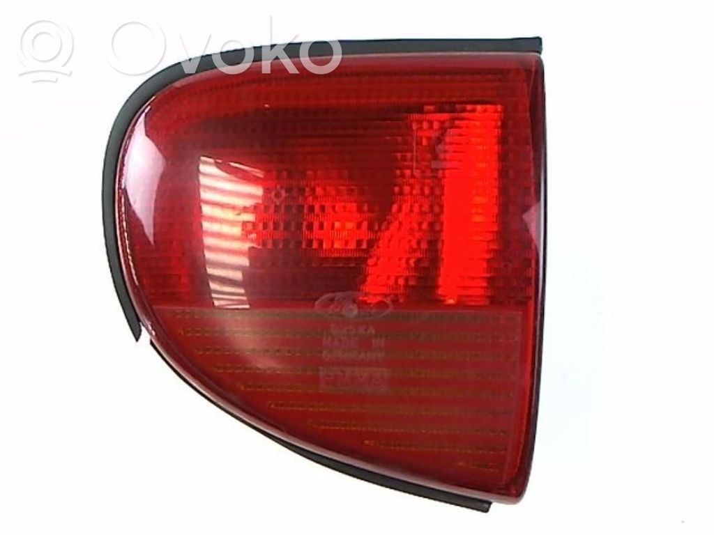 Tailgate rear/tail lights