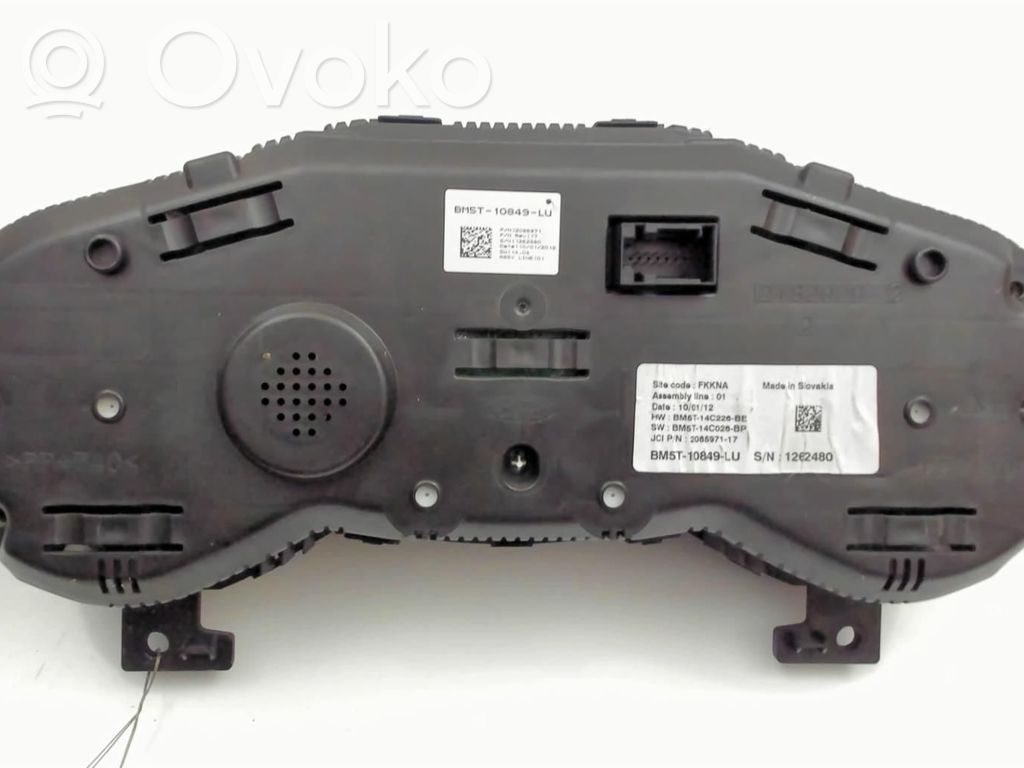 Ford Focus Geschwindigkeitsmesser Cockpit 