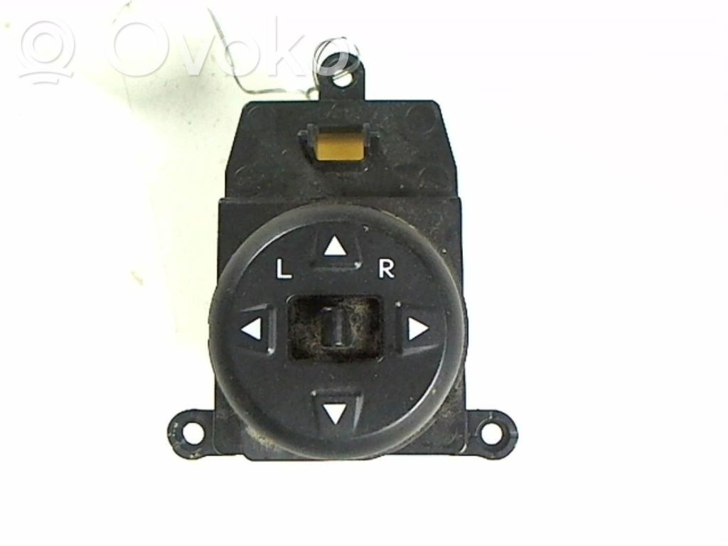Wing mirror switch   935301W100