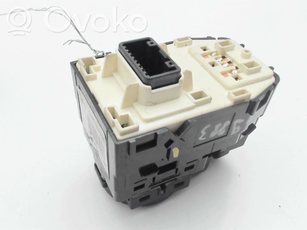 Wing mirror switch   93530H8200,4D64801000
