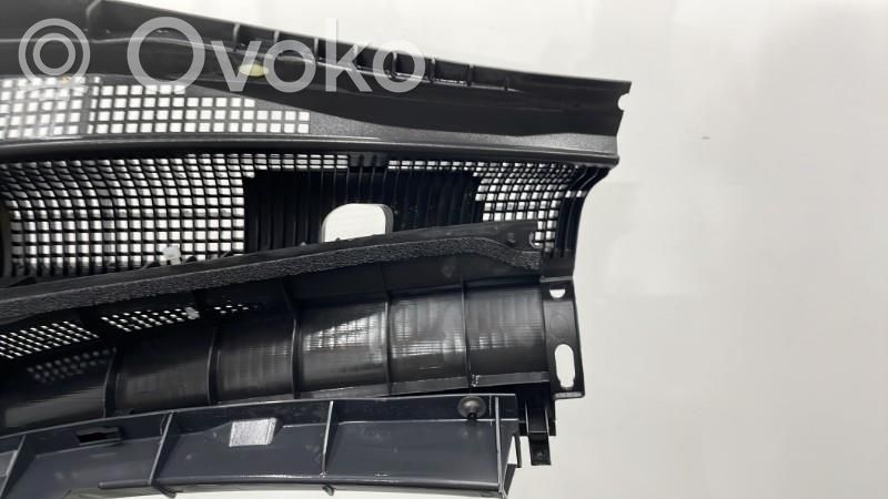 Mazda 6 Wiper trim 