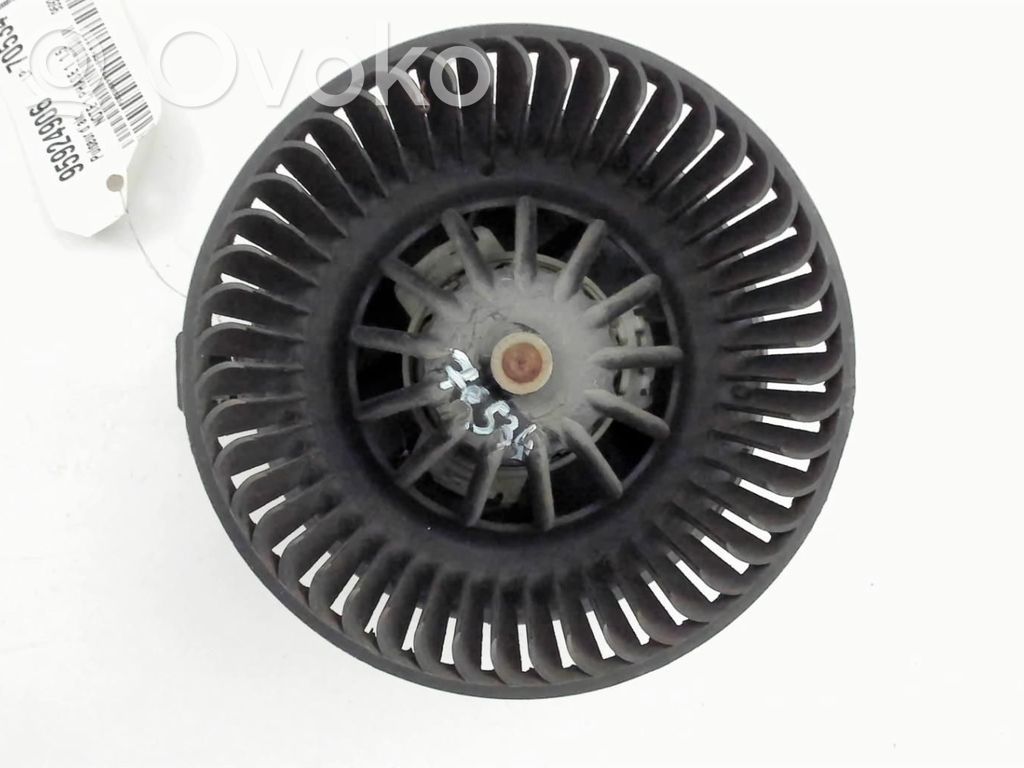 Nissan Note (E11) Mazā radiatora ventilators 