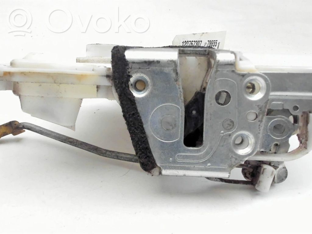 Opel Agila B Priekšpusē slēdzene 