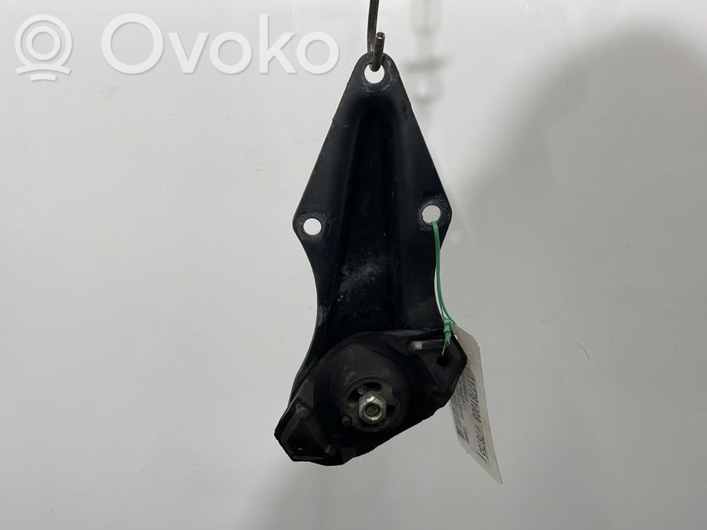 Peugeot 106 Engine mount bracket 