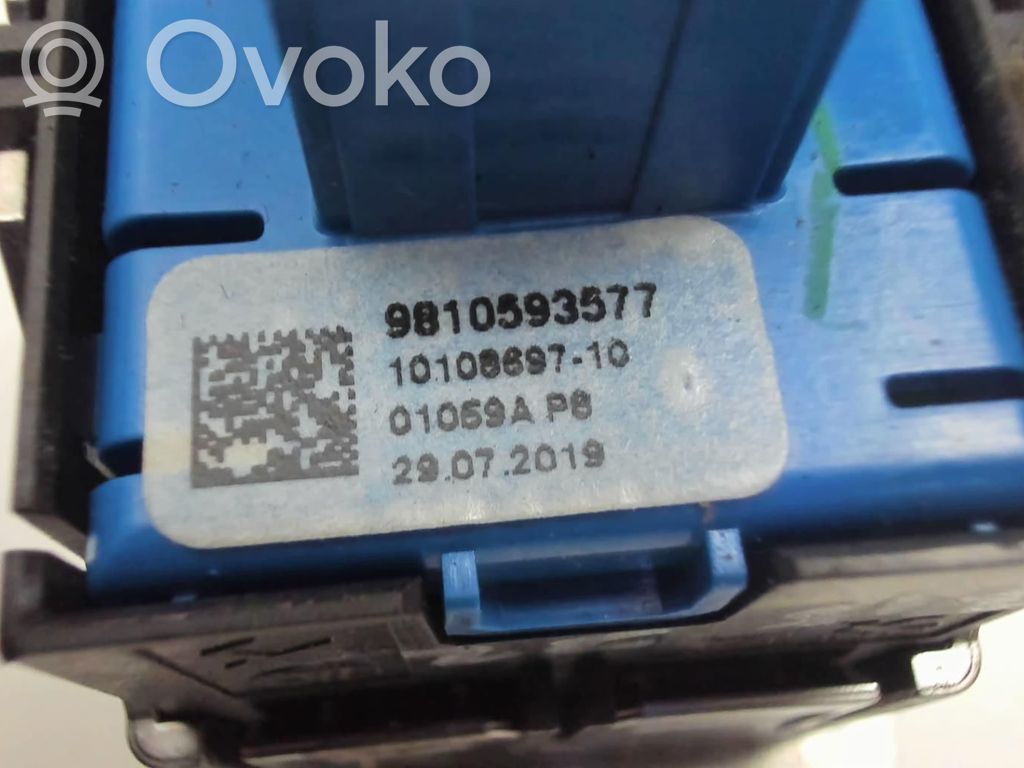 Peugeot 3008 II Hand parking brake switch 