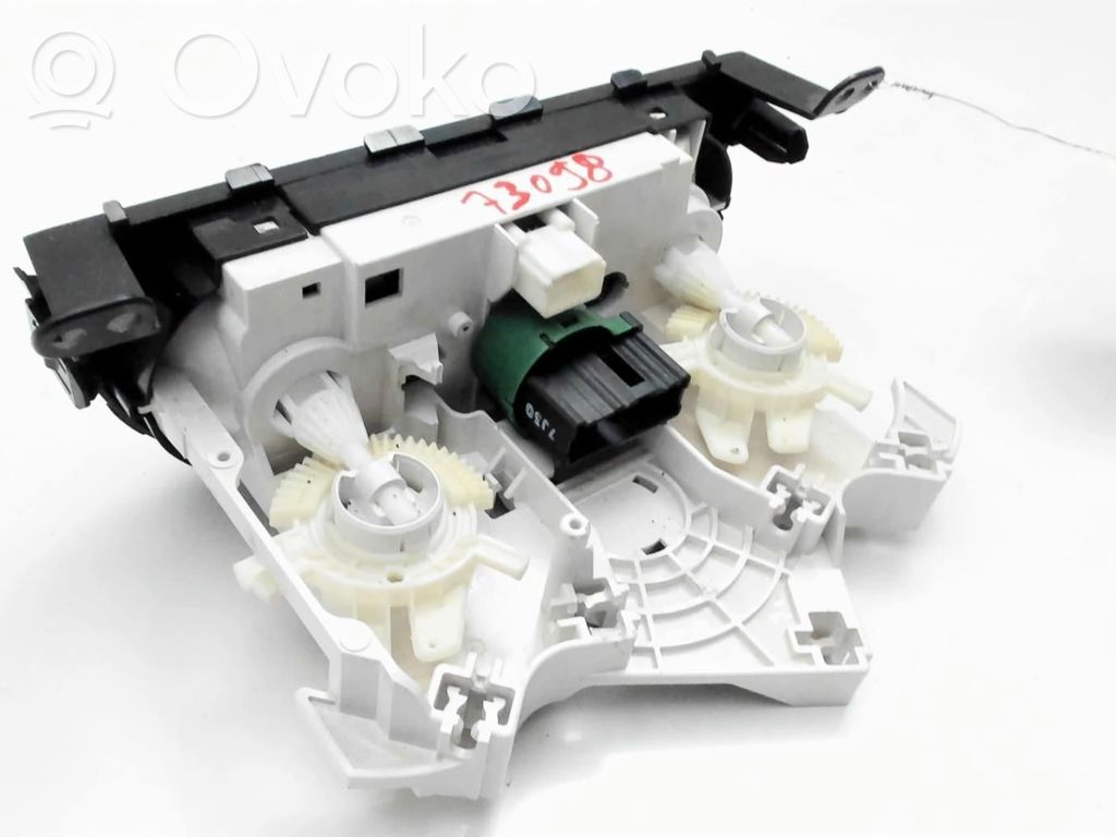 Suzuki Celerio Climate control unit 