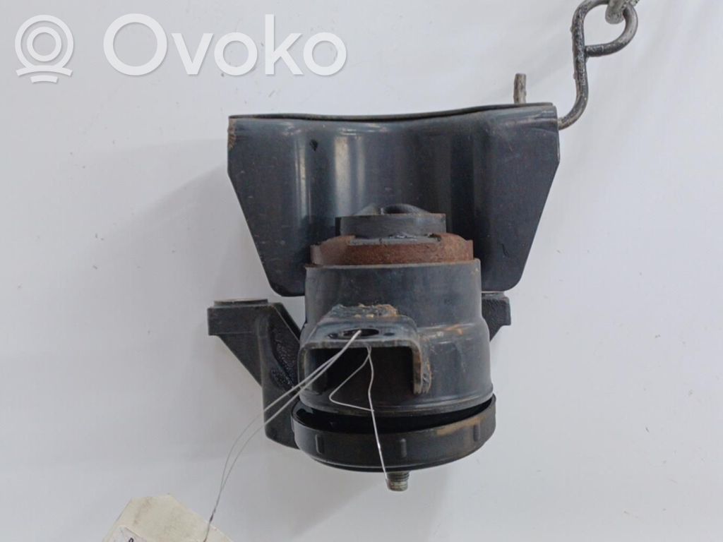 Engine mount bracket