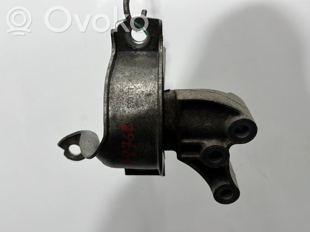 Engine mount bracket