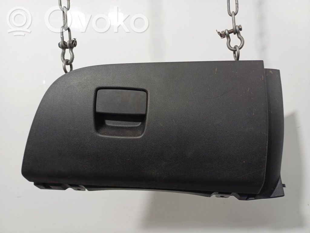Opel Corsa E Daiktadėžės (bordačioko) komplektas 