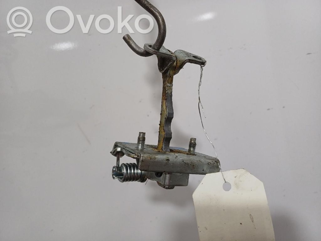 Citroen Xsara Etuoven pidätin 