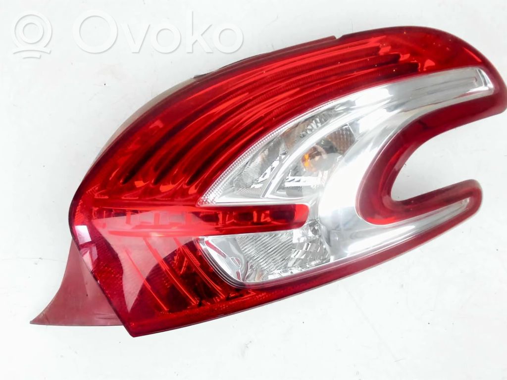 Peugeot 208 I Lampa tylna 