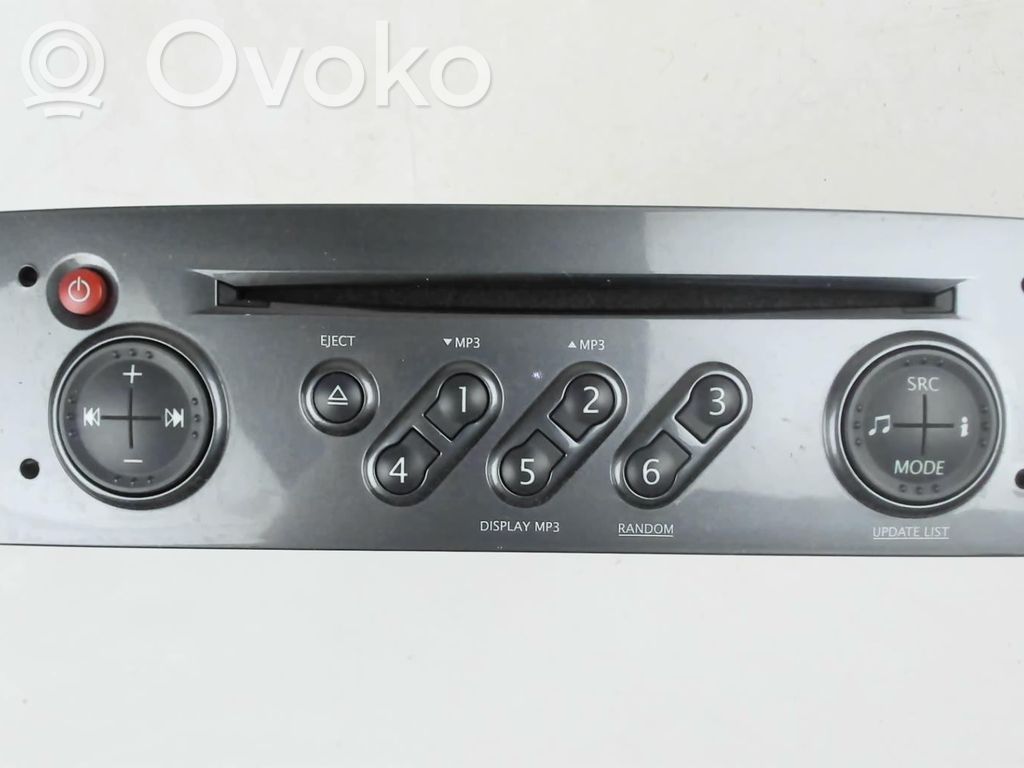 Renault Clio III Panel / Radioodtwarzacz CD/DVD/GPS 
