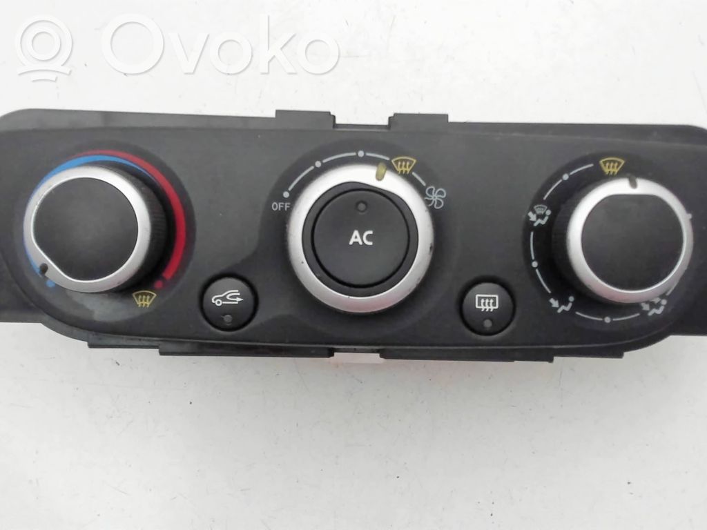 Renault Megane III Gaisa kondicioniera / klimata kontroles / salona apsildes vadības bloks (salonā) 
