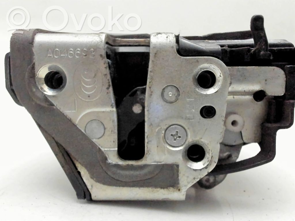 Toyota Verso Serratura portiera posteriore 