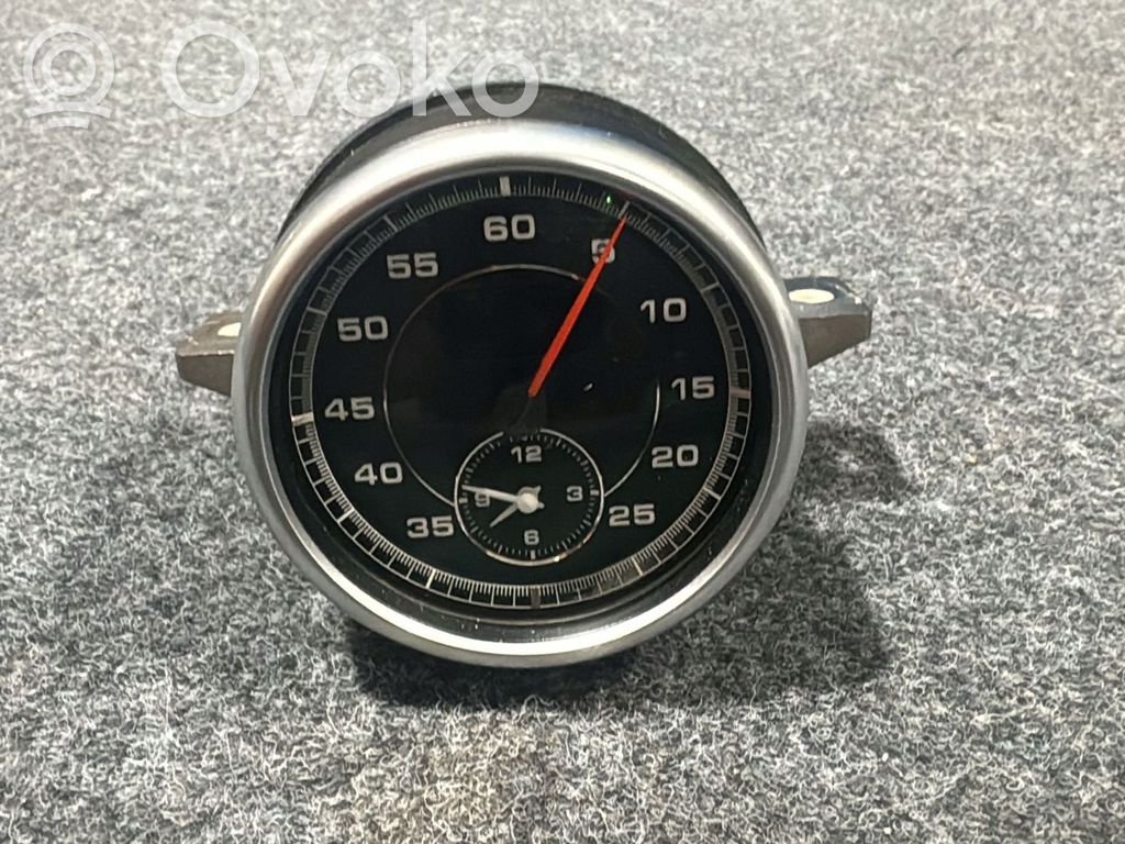 Porsche Cayenne (92A) Clock 