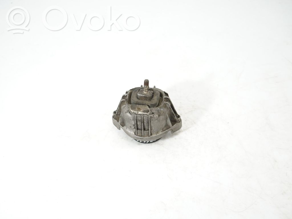 Engine mount bracket   6773744,22116773744,22114048652,4048652,D3245