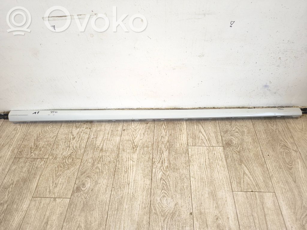Audi A1 Slenkstis 