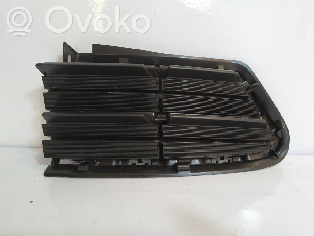 Toyota RAV 4 (XA40) Grilă inferioară bară față 