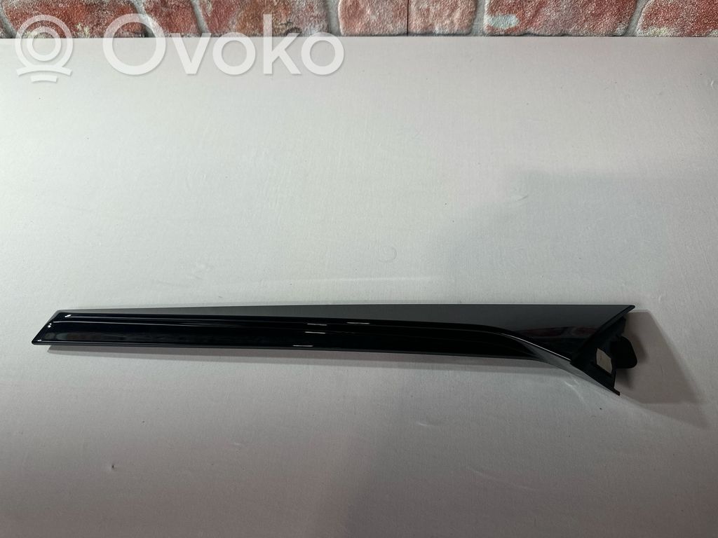 Tailgate trim   4M8854871