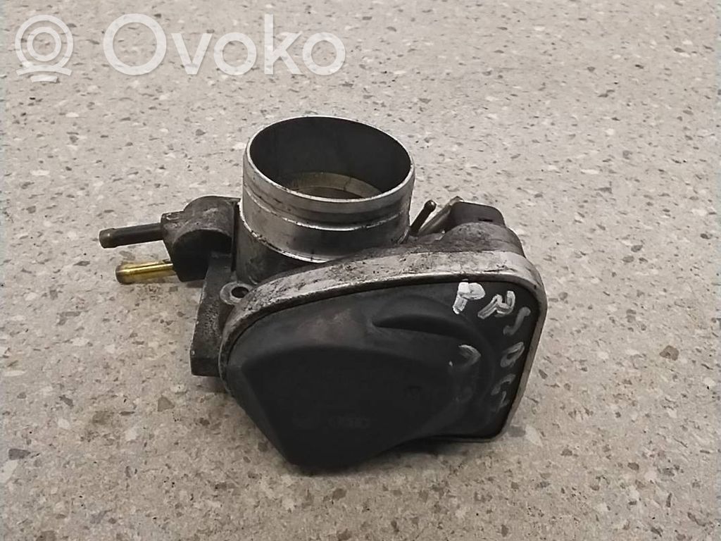 Volkswagen PASSAT B5.5 Zawór przepustnicy 