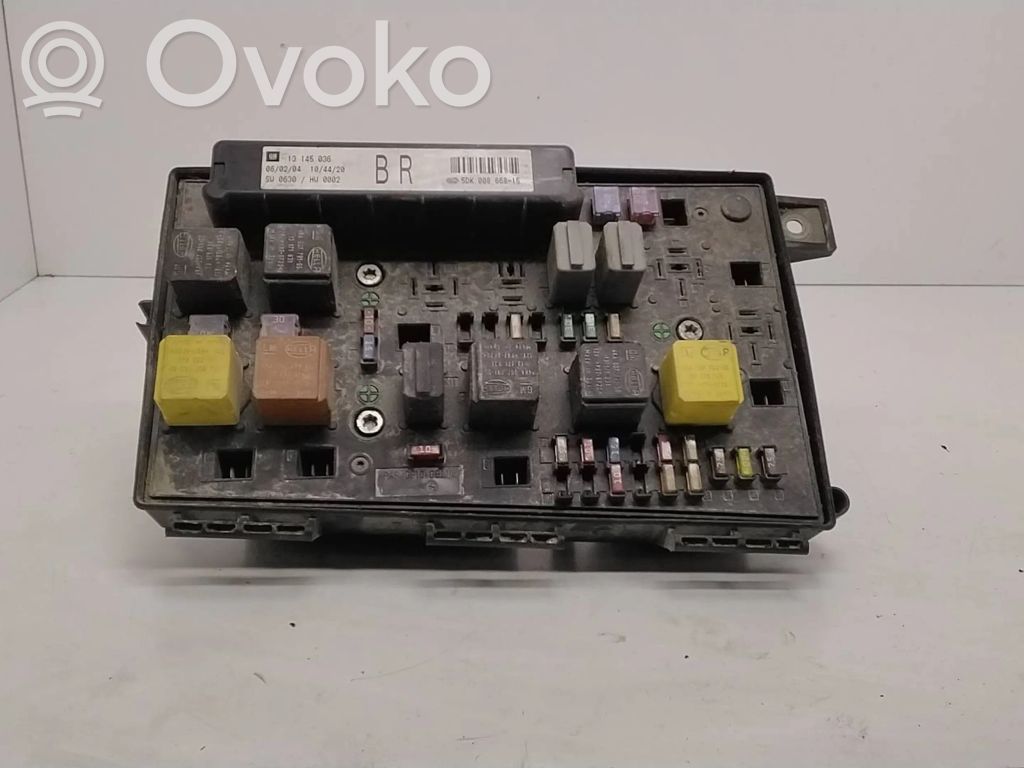 Opel Astra H Módulo de fusible 