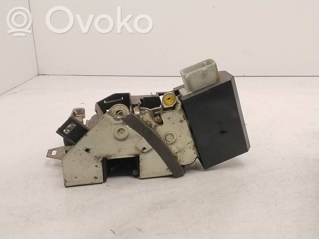 BMW 5 E39 Priekinė durų spyna 