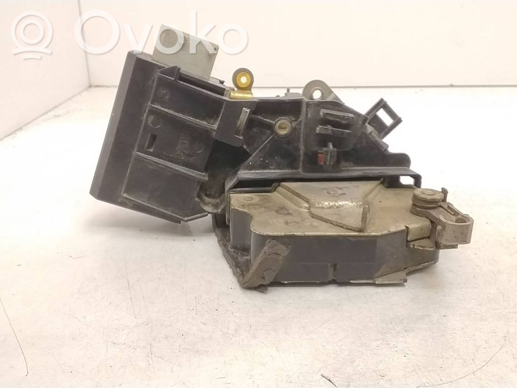 Front door lock   8352165,4062075,67111,67118352165