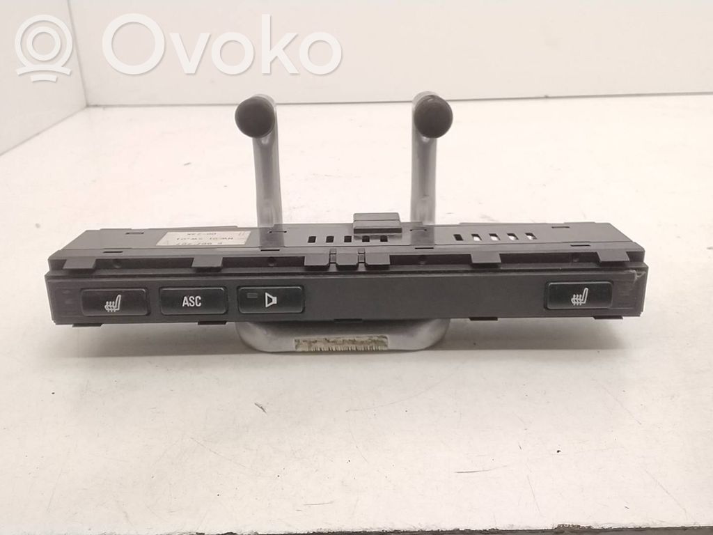 Multifunctional control switch/knob   6907707,0023K