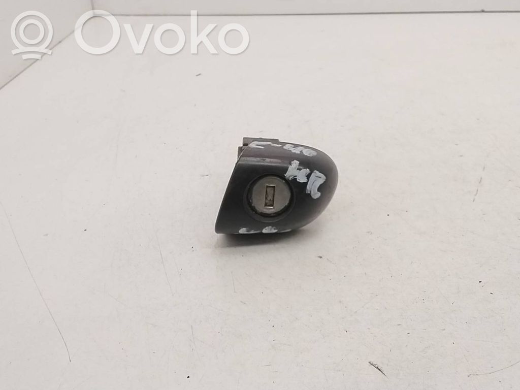 Etuoven kahvan suoja   8216123