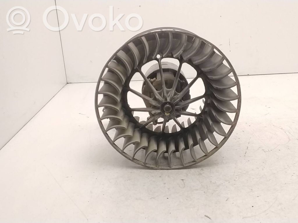 BMW 3 E36 Pečiuko ventiliatorius/ putikas 