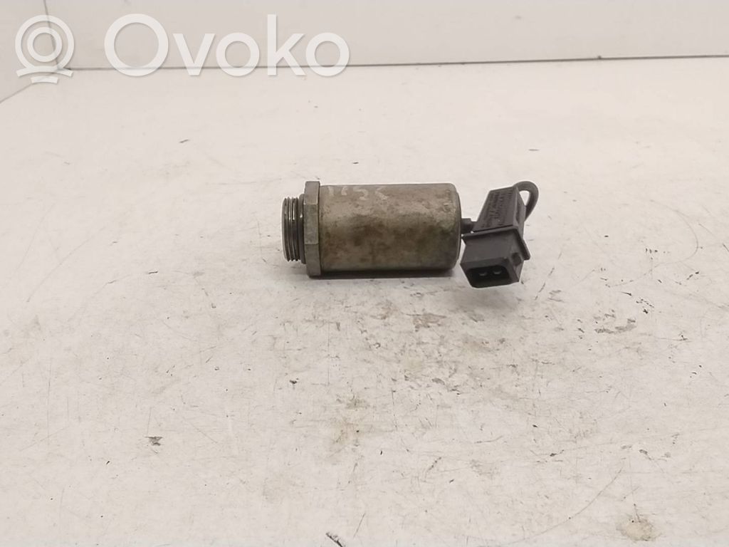 BMW 5 E34 Camshaft vanos timing valve 