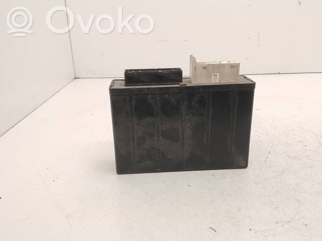 BMW 5 E34 Komforto modulis 