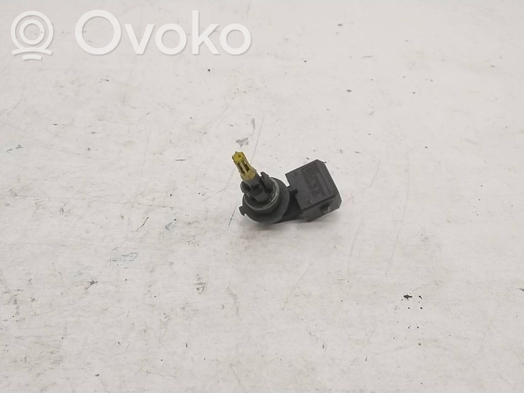 Intake air temperature sensor   7792203
