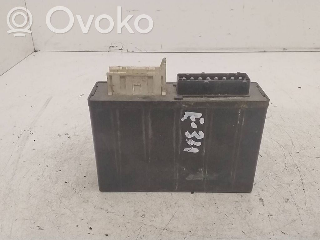 BMW 5 E34 Komforto modulis 