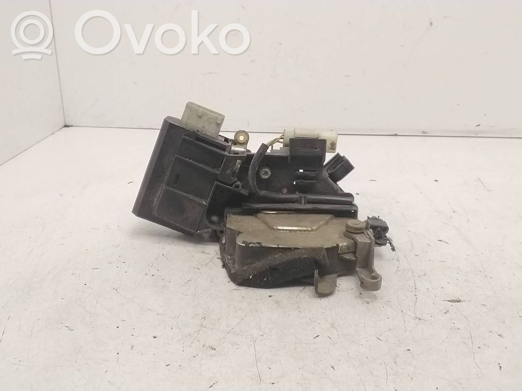 Front door lock   40620751,8352165,6711