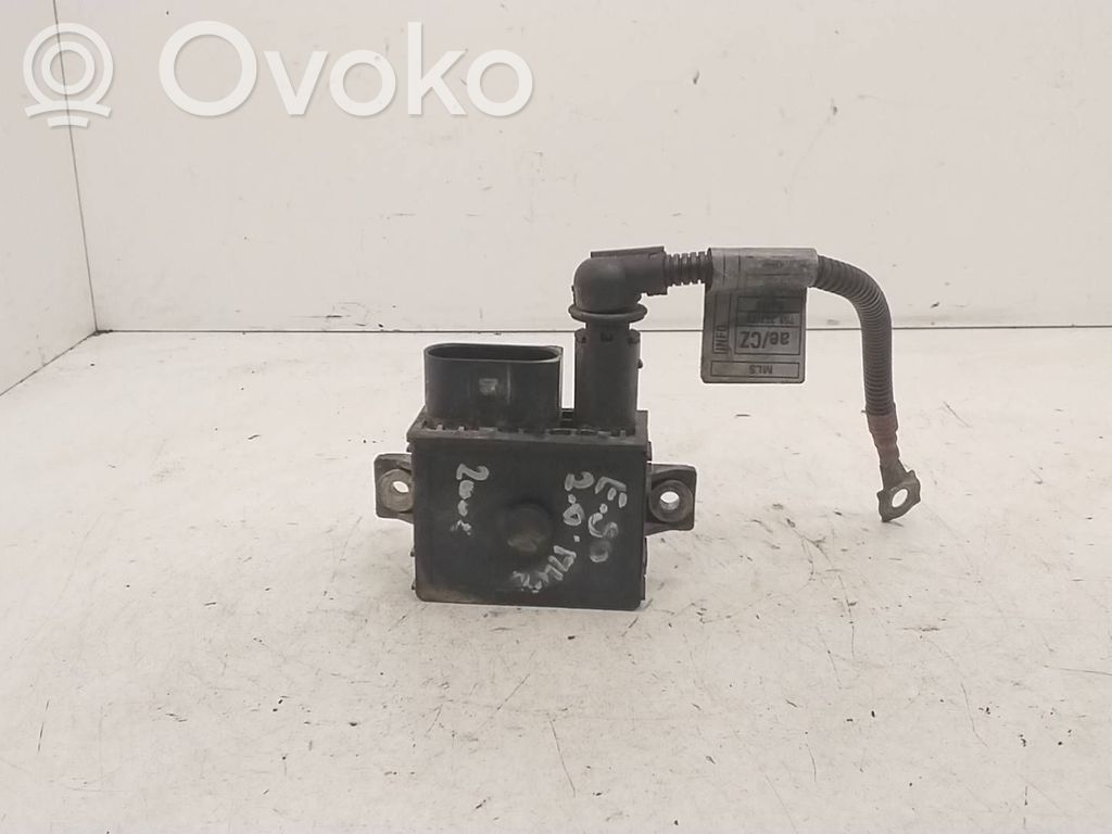 Glow plug pre-heat relay   E2110022358