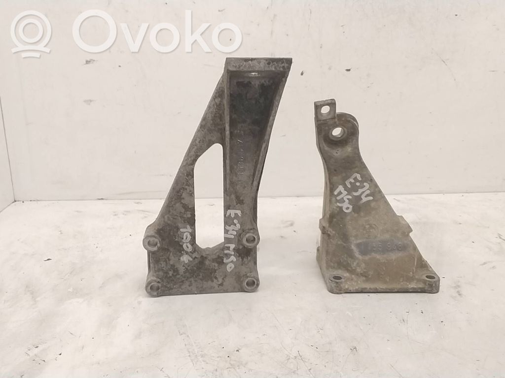 Engine mounting bracket   1136537,1135948