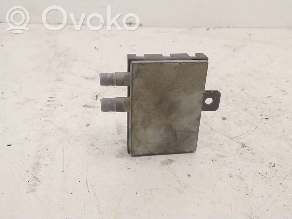 BMW 7 E38 Antenos stiprintuvas 