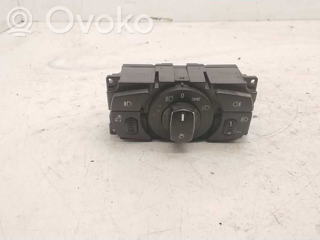Light switch   6925286,33290102,90040388264001