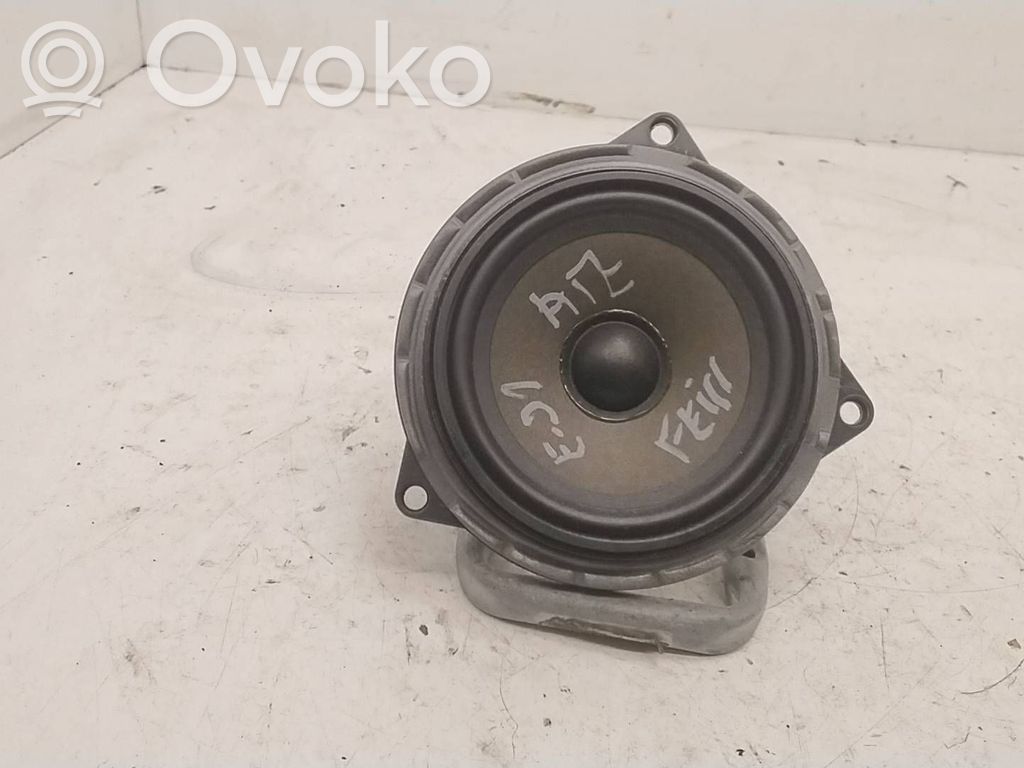 Enceinte de porte arrière   9143231,902275492501,18820010