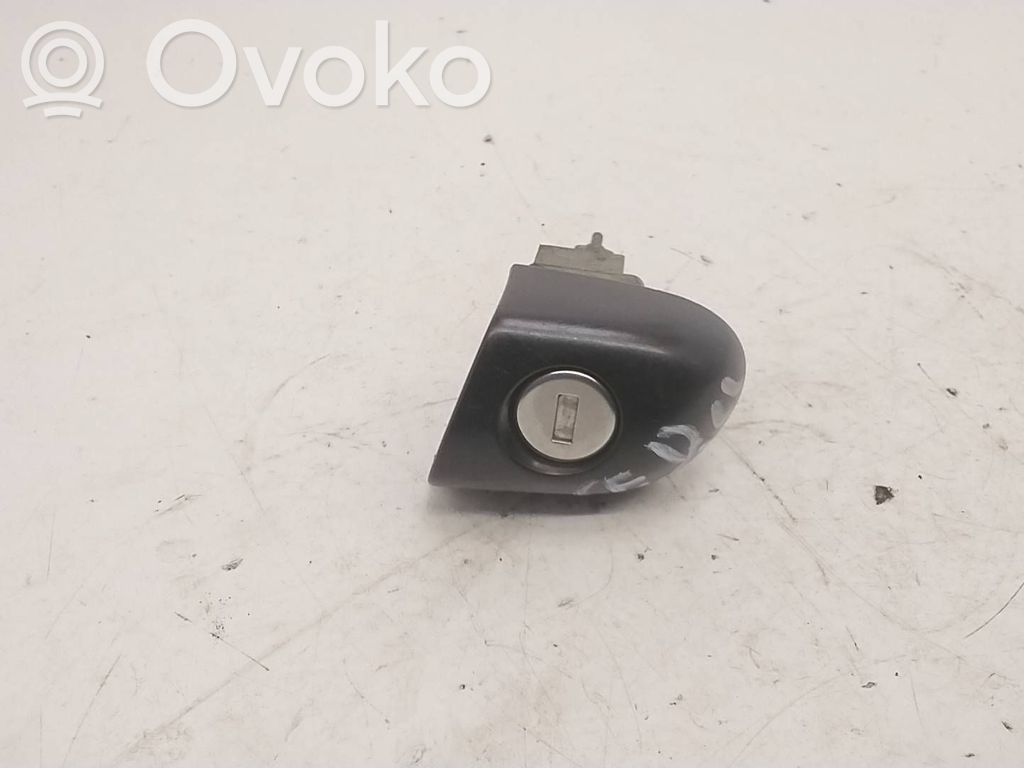 BMW 3 E46 Užrakinimo spynelė (prie rankenos) 