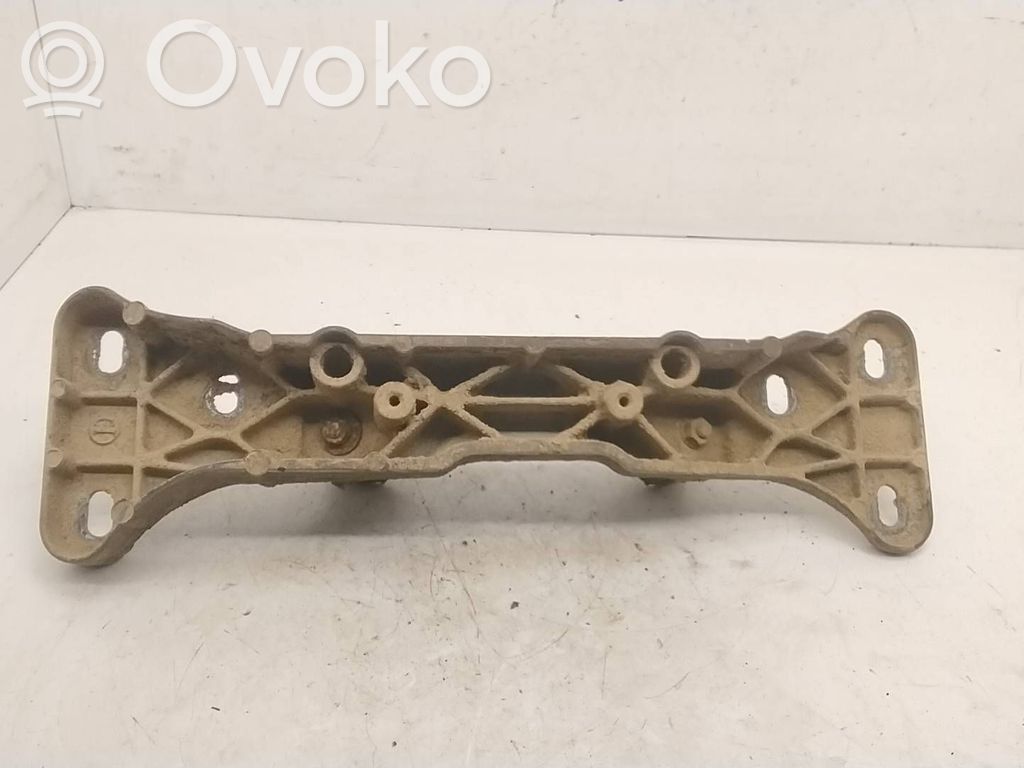 Gearbox mounting bracket   1092476