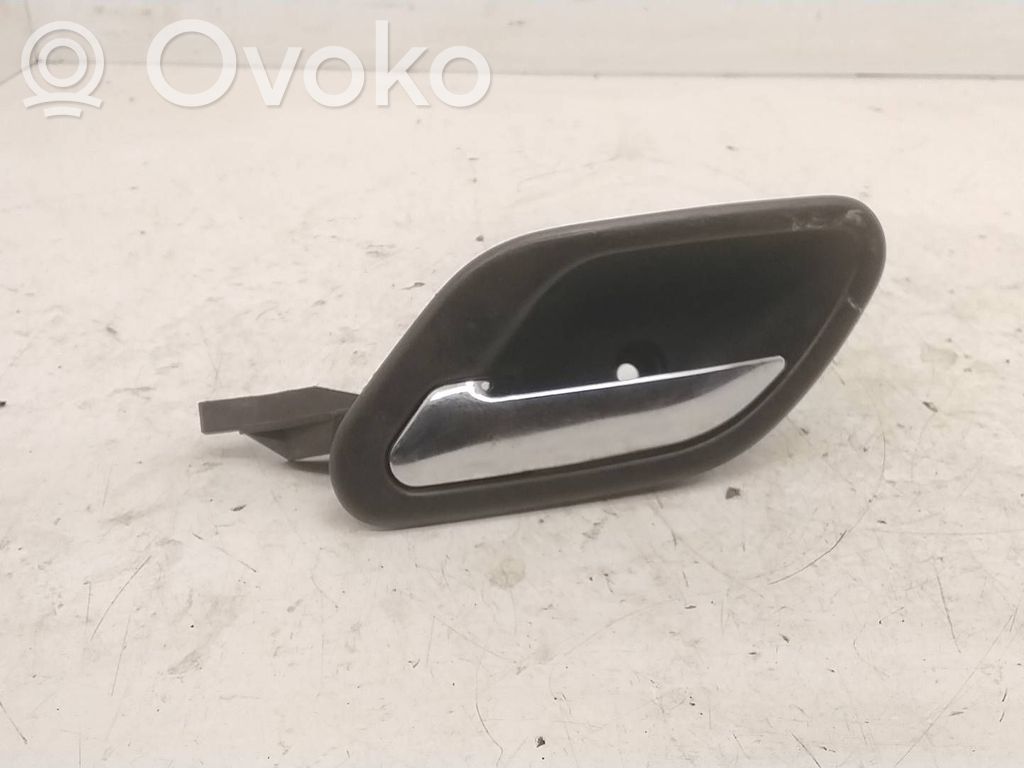 Front door interior handle   8226049