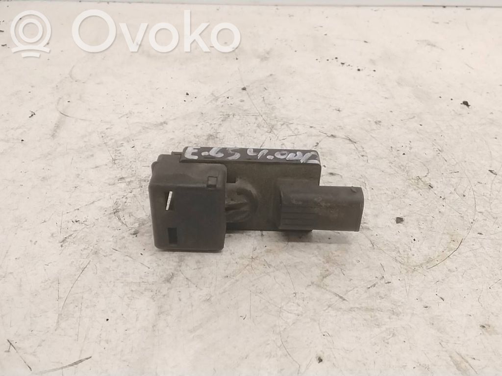 BMW 7 E65 E66 Coolant fan relay 