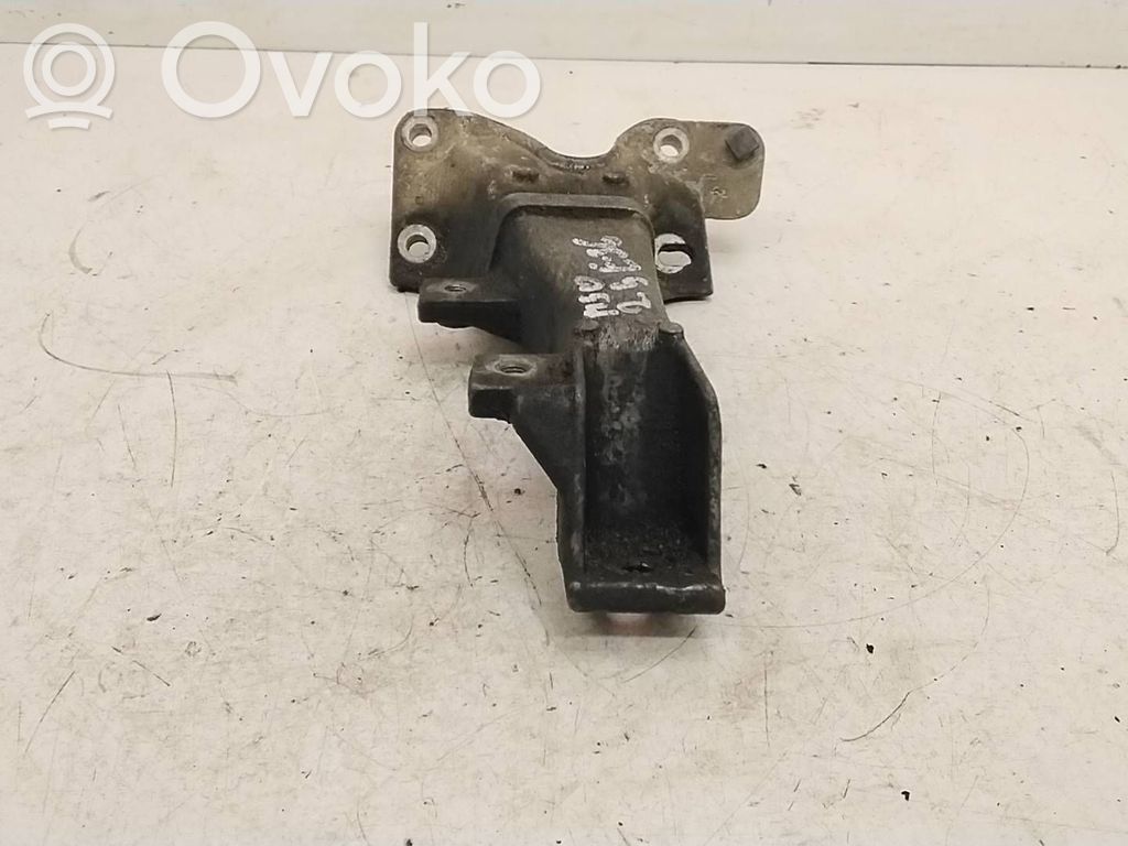 BMW 3 E36 Engine mounting bracket 