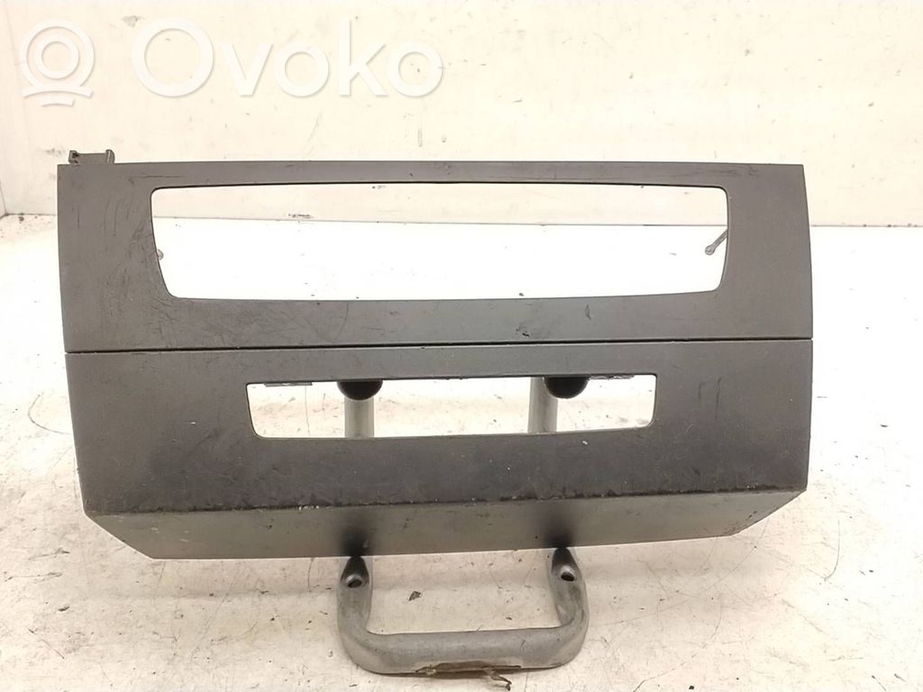 BMW 3 E90 E91 Radio/GPS head unit trim 