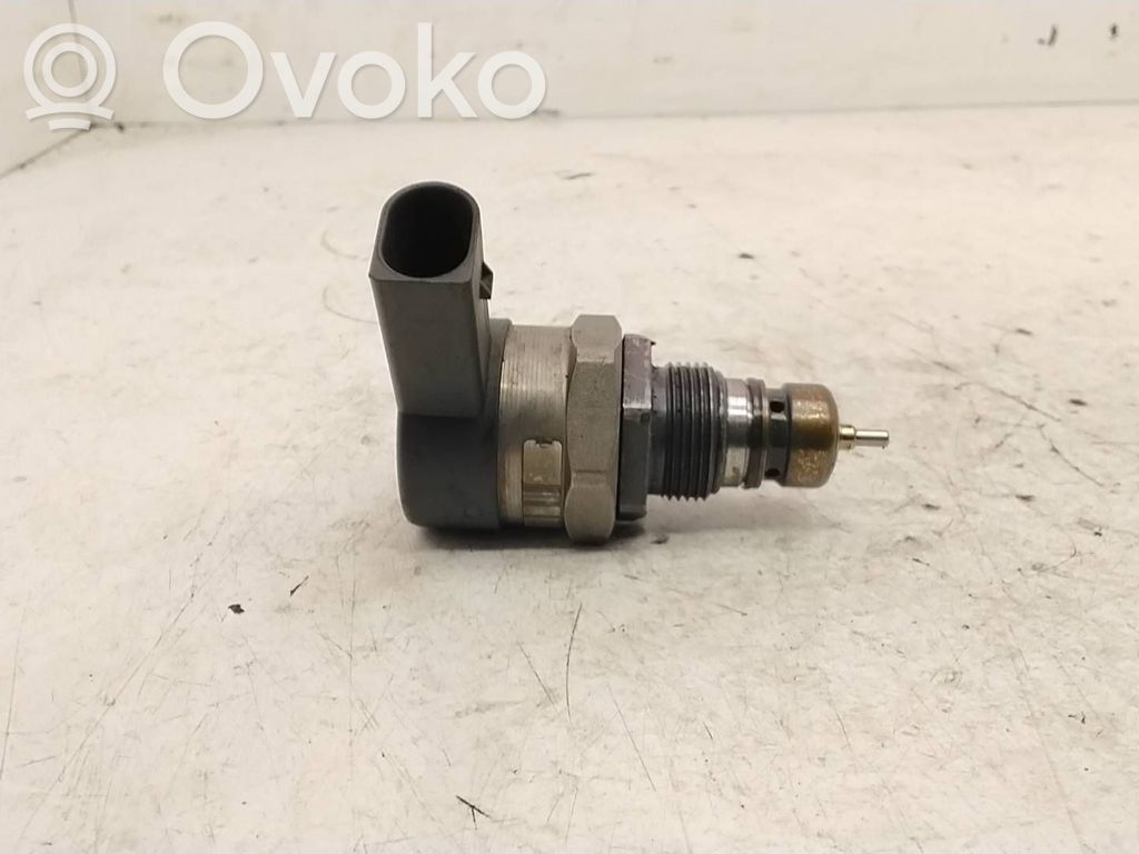 Fuel pressure regulator   0281002949,080308,32677378